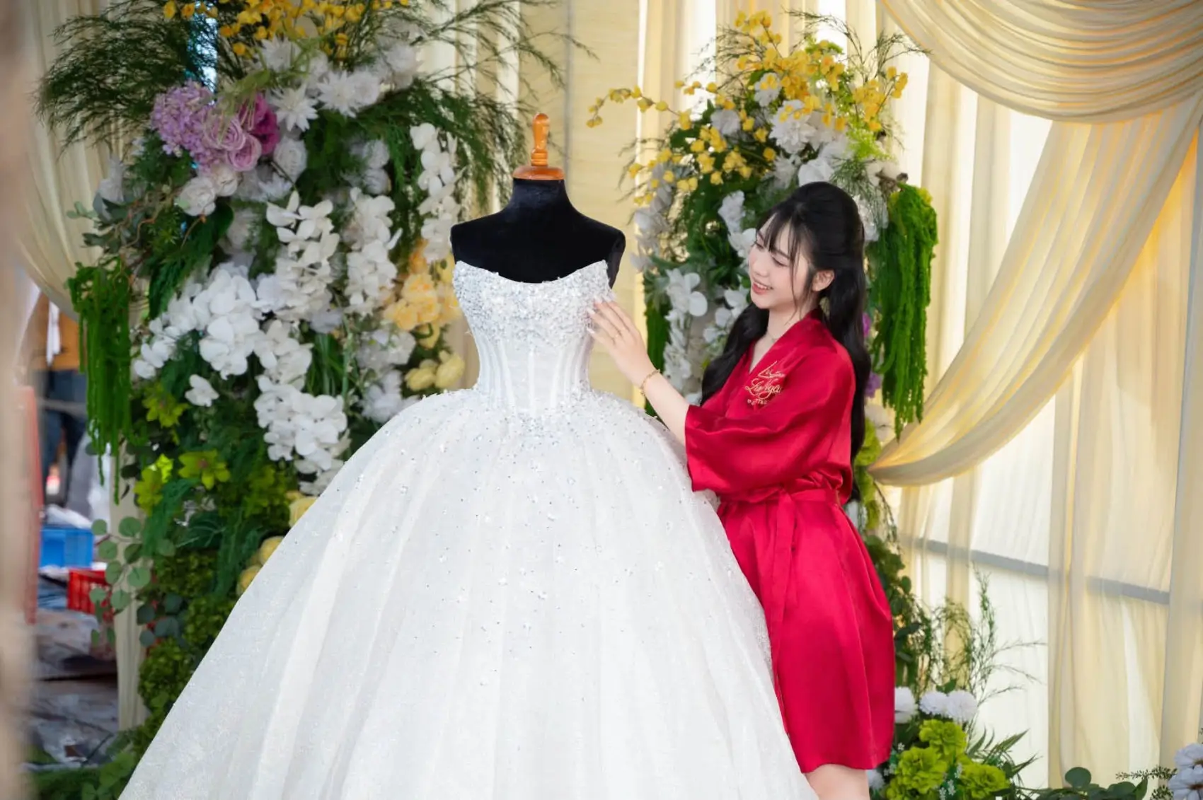Thử váy cưới tại LƯU NGÂN BRIDAL Pleiku