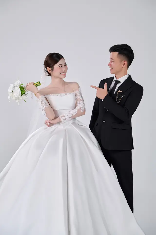 Ảnh cổng Bích Ngọc & Vân Bảo — ảnh 4