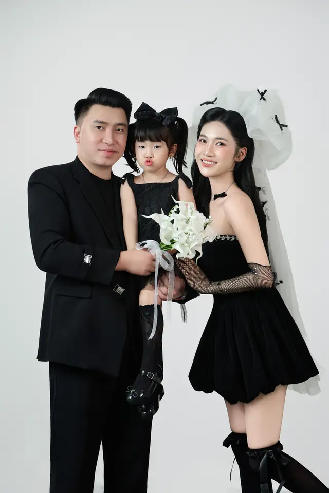 Ảnh cổng Đức Anh & Thy Hạnh — ảnh 2
