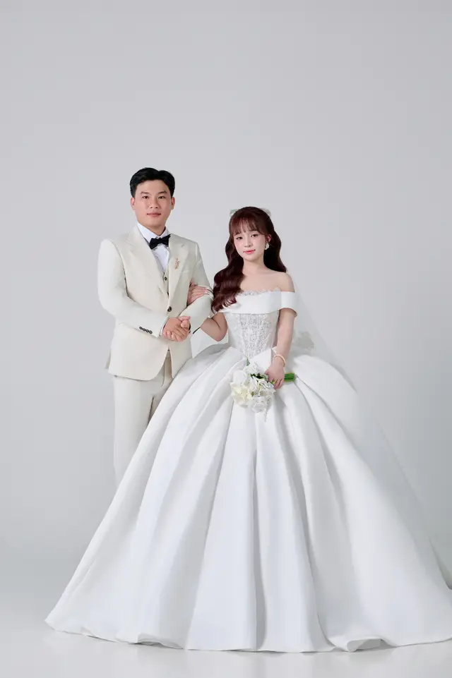 Ảnh cổng Minh Hoàng & Thu Ngân — ảnh 3