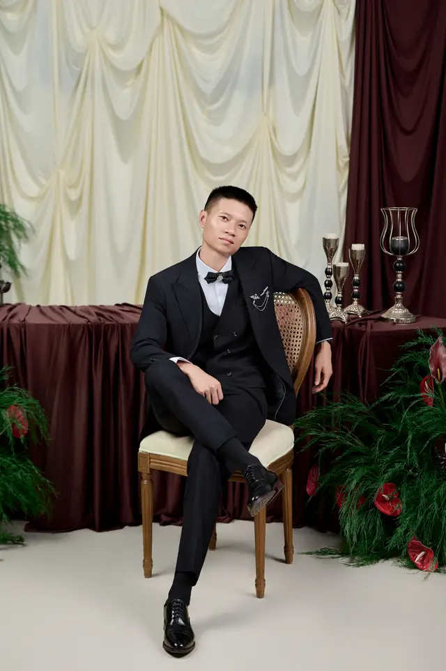 Ảnh cổng Thanh Sang & Vũ Thuỷ — ảnh 3